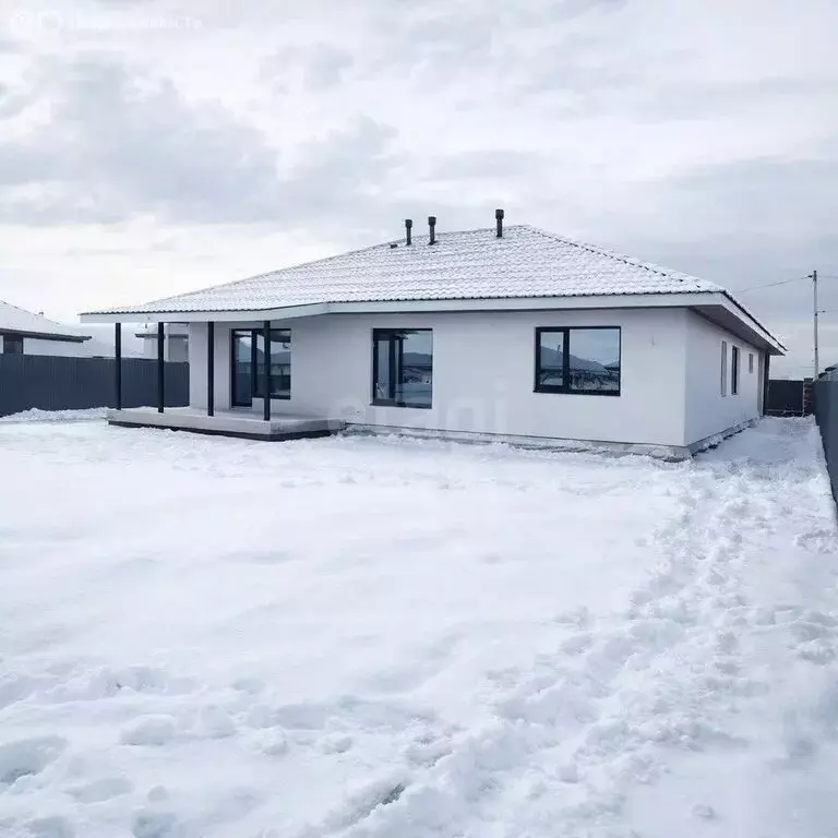 Дом в деревня Байрак, Лунная улица (140 м) - Фото 1