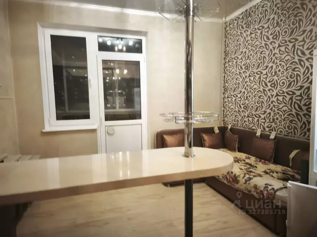 2-к кв. Курская область, Курск просп. Вячеслава Клыкова, 60 (79.1 м) - Фото 2