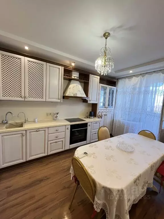 2-к кв. Астраханская область, Астрахань ул. Кирова, 87 (85.0 м) - Фото 2