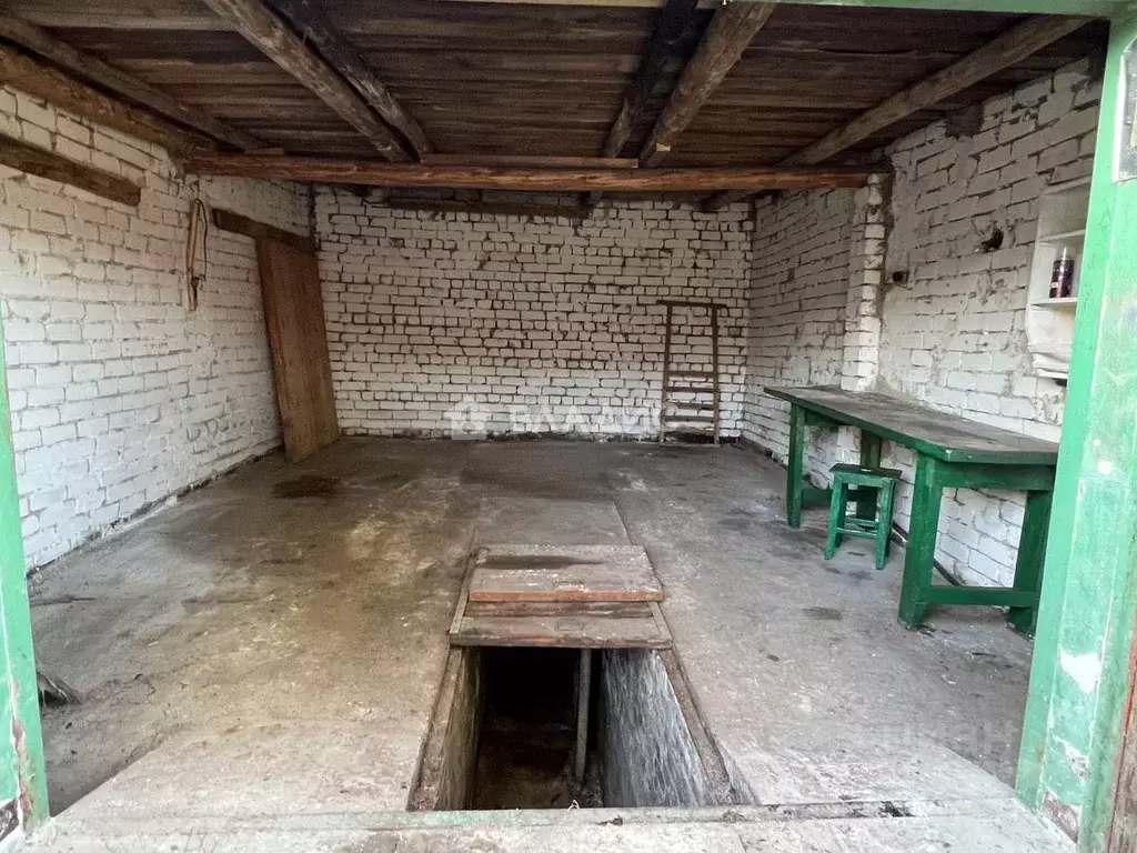 Железный гараж возле дома. Химки ул ватутина 4к2. Гараж гск. Гараж ватутина 17 екатеринбург. Новосибирская 33.