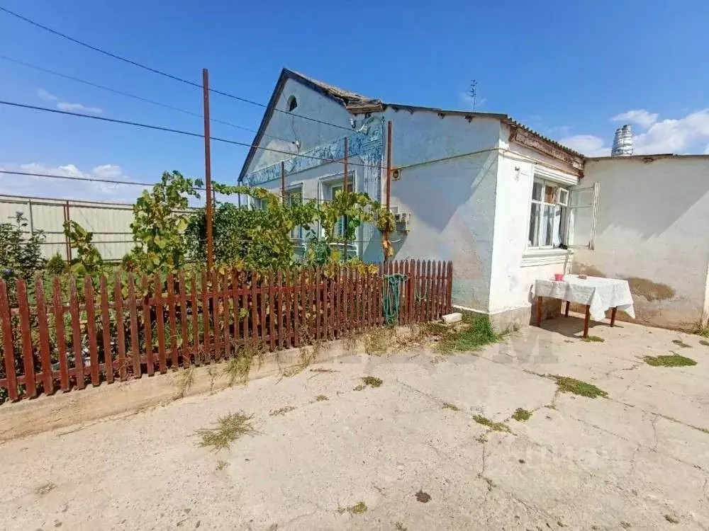 Дом в Крым, Сакский район, с. Лесновка ул. Шевченко (55 м) - Фото 1