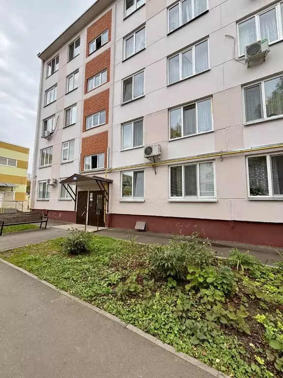 2-к кв. Татарстан, Нижнекамск просп. Химиков, 30А (44.0 м) - Фото 1