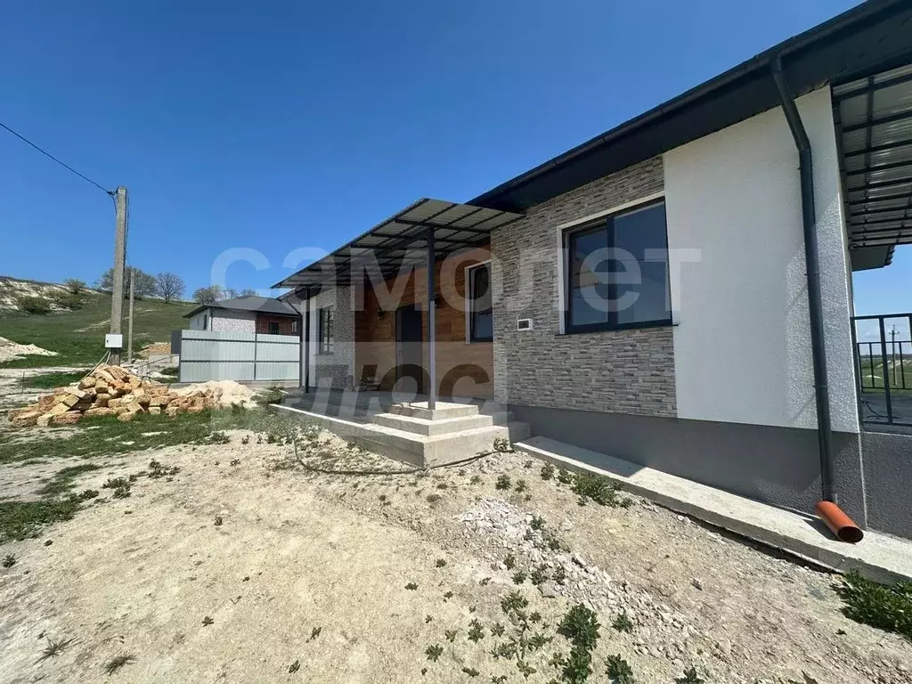 Дом в Крым, Симферопольский район, Перовское с/пос, с. Молочное ул. ... - Фото 2