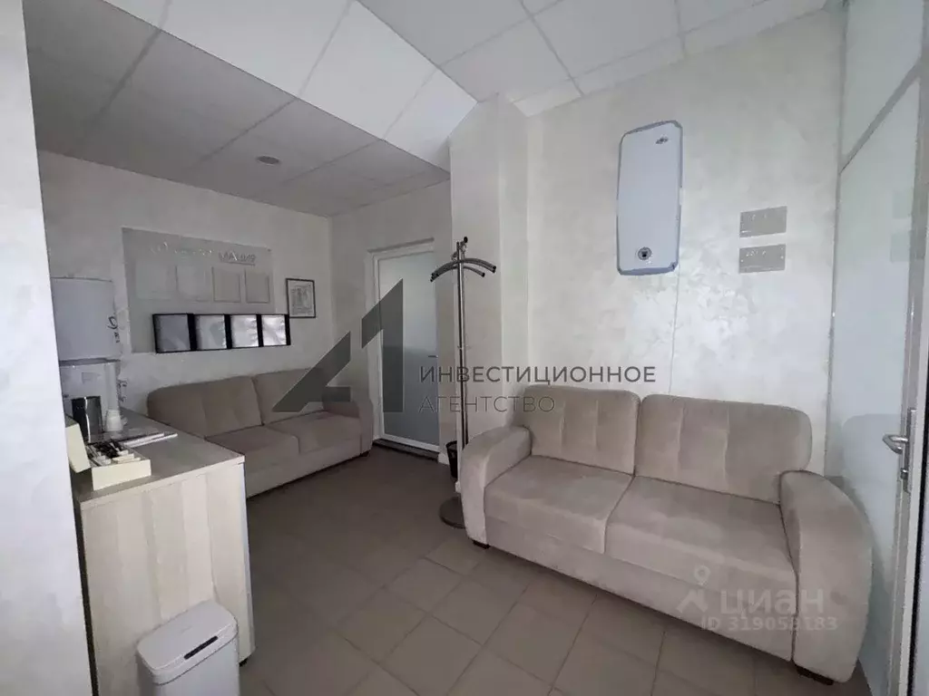 Помещение свободного назначения в Тюменская область, Тюмень ул. ... - Фото 1
