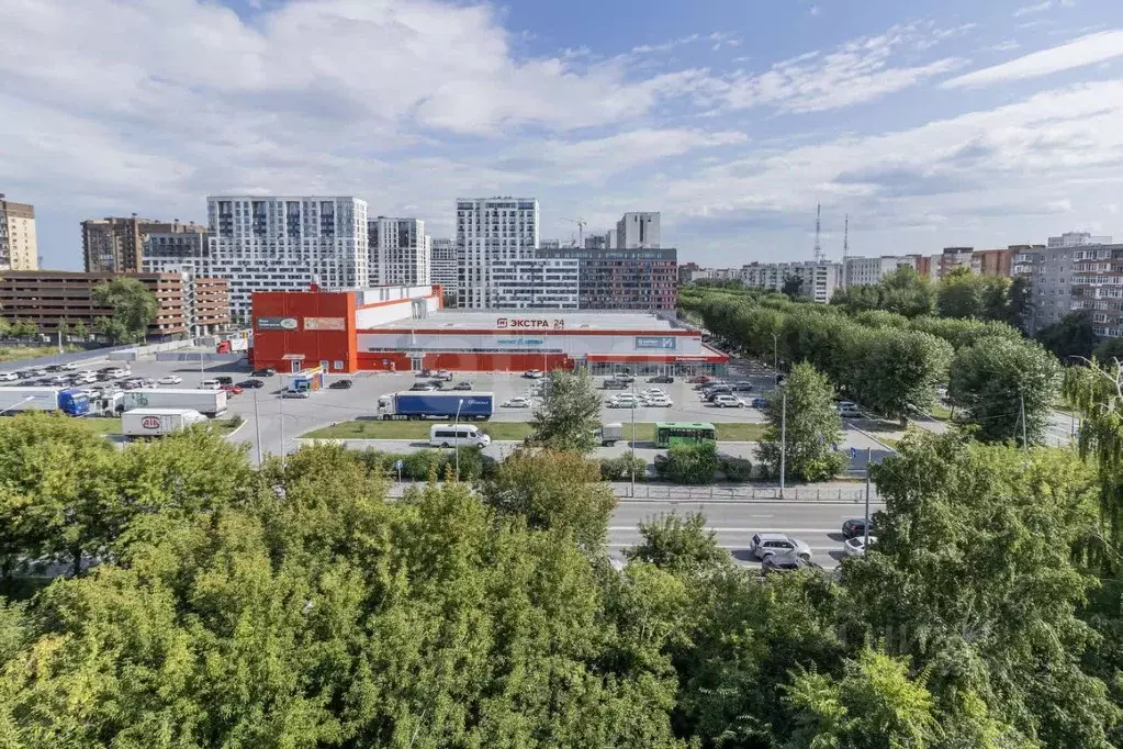3-к кв. Тюменская область, Тюмень Одесская ул., 38 (65.8 м) - Фото 0