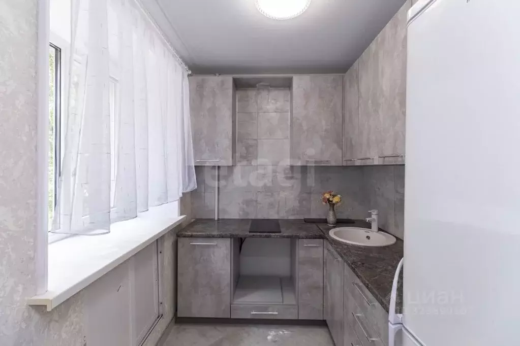 2-к кв. Тюменская область, Тюмень ул. Салтыкова-Щедрина, 3 (41.2 м) - Фото 0