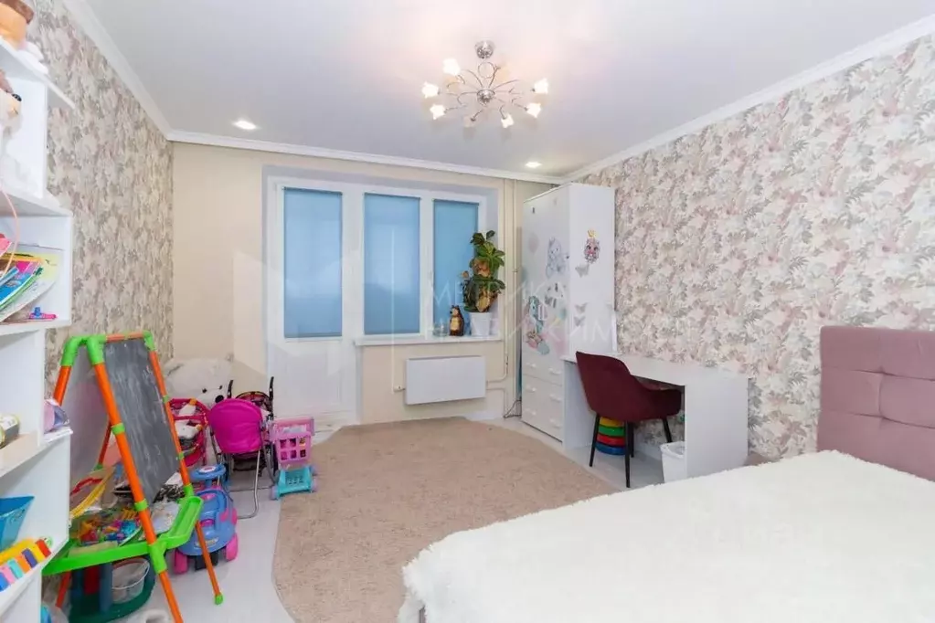 3-к кв. Тюменская область, Тюмень Кремлевская ул., 85 (90.3 м) - Фото 1