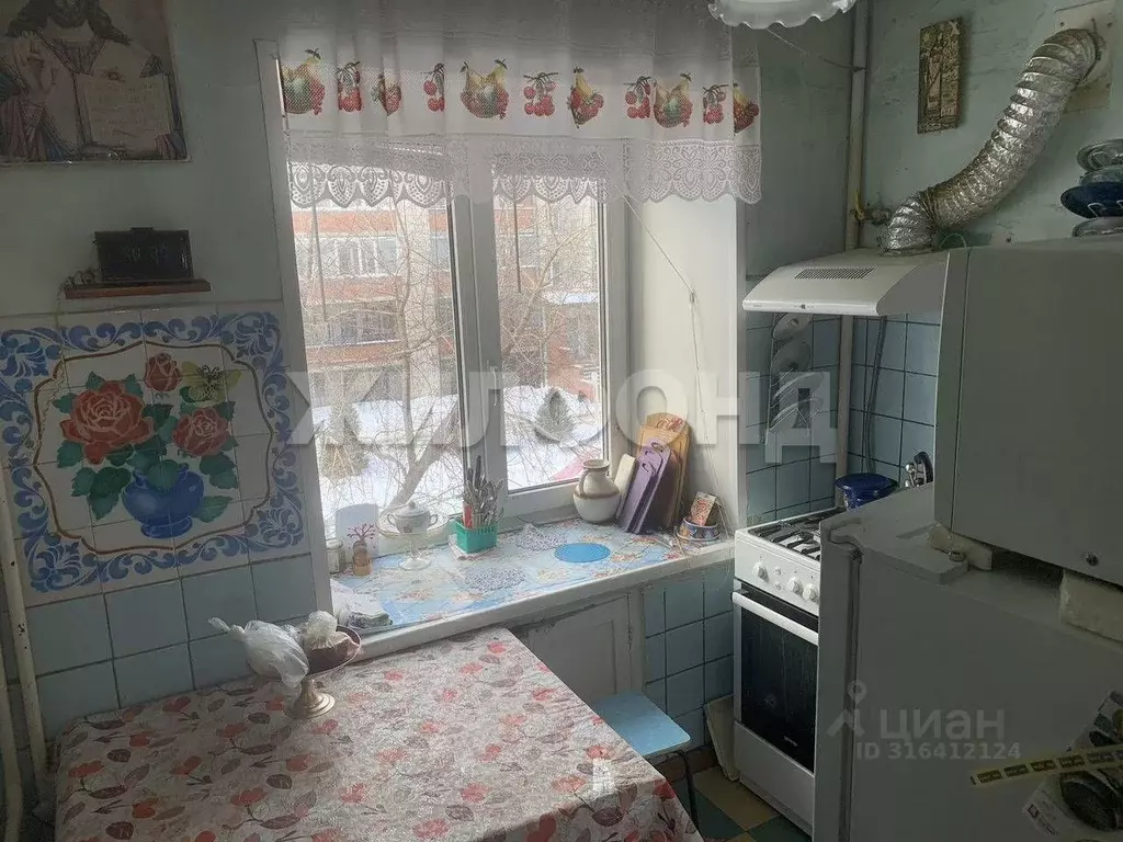 3-к кв. Томская область, Томск пер. Сакко, 9 (60.0 м) - Фото 0
