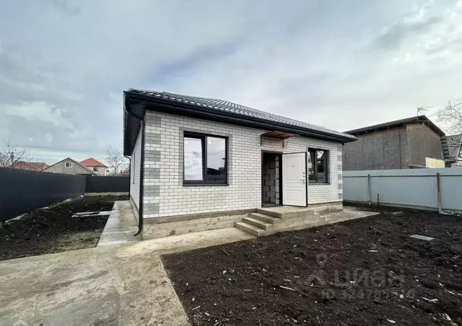 Дом в Астраханская область, Приволжский район, с. Карагали  (100 м) - Фото 2