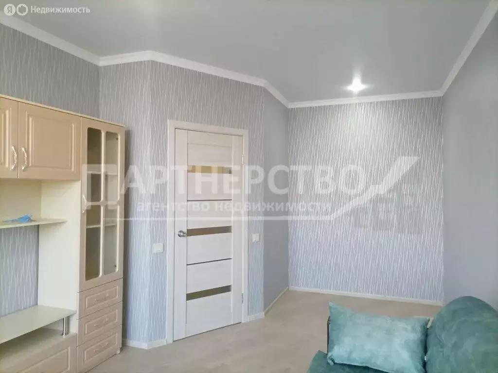 1-комнатная квартира: посёлок городского типа Ильский, улица ... - Фото 1