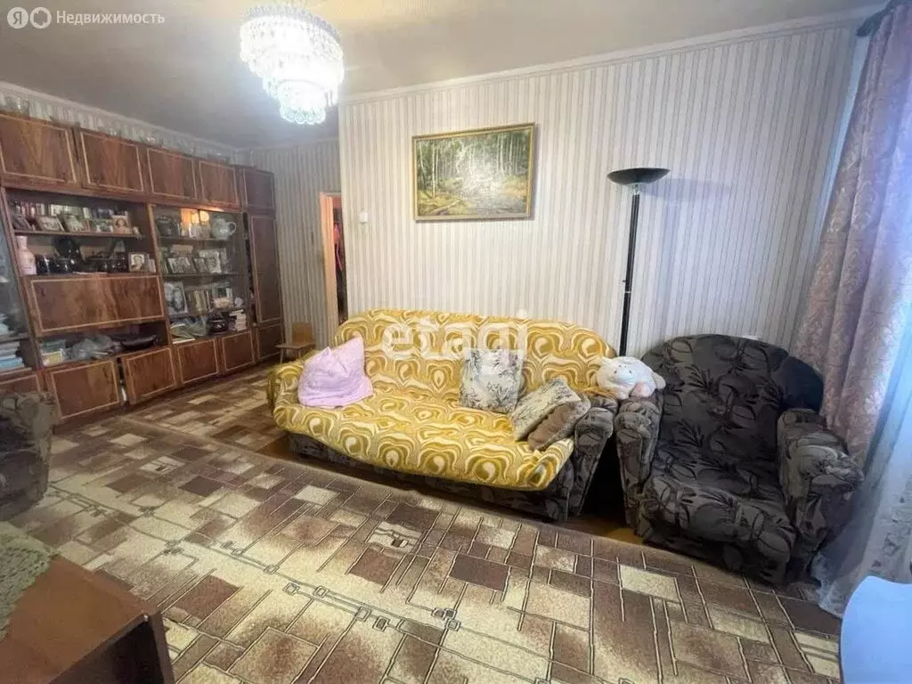 3-комнатная квартира: Покров, улица Быкова, 1 (57.2 м) - Фото 0