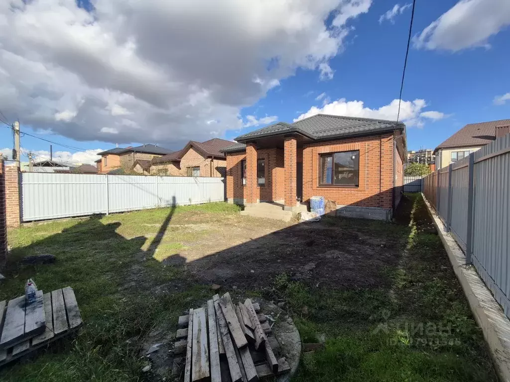 Дом в Адыгея, Тахтамукайский район, Яблоновский пгт Спортивная ул. (95 ... - Фото 1