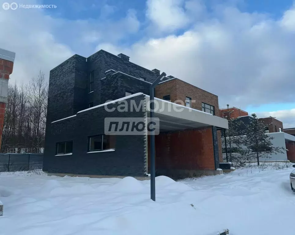 Дом в село Дмитровское, Ильинское шоссе (481.1 м) - Фото 1