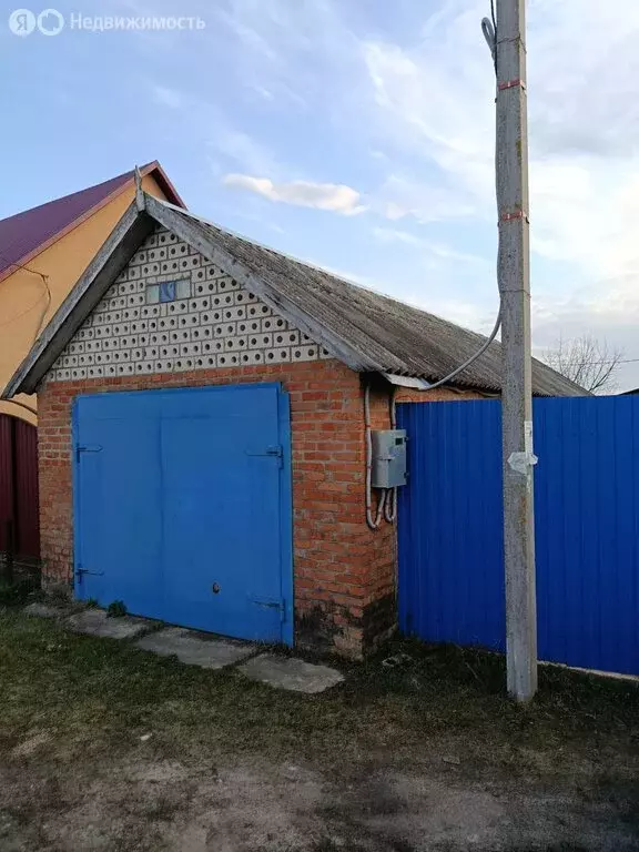 Дом в посёлок городского типа Томаровка, улица Победы, 6 (95 м) - Фото 2