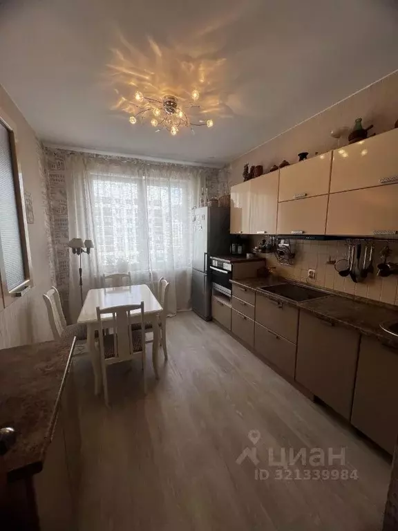 3-к кв. Свердловская область, Екатеринбург ул. Павла Шаманова, 42 ... - Фото 0