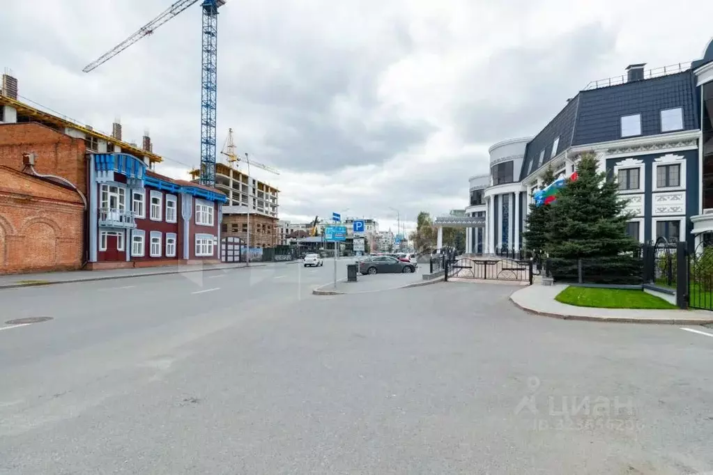 3-к кв. Тюменская область, Тюмень ул. Челюскинцев, 5 (89.8 м) - Фото 0