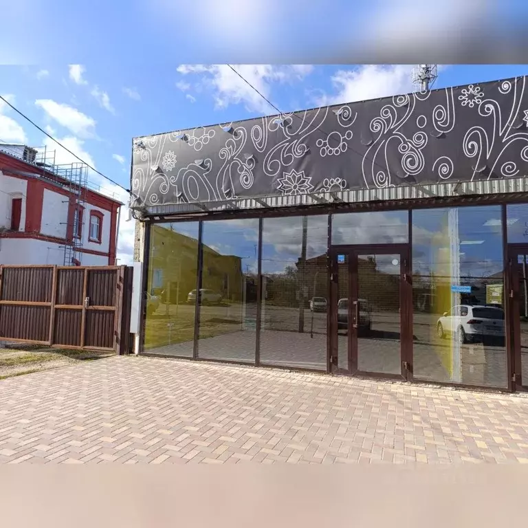 Помещение свободного назначения в Саратовская область, Калининск ул. ... - Фото 1