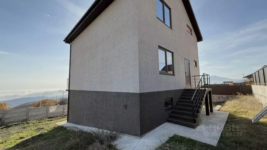 Дом в Крым, Алушта муниципальный округ, с. Лучистое ул. Ай-Серез, 14 ... - Фото 1