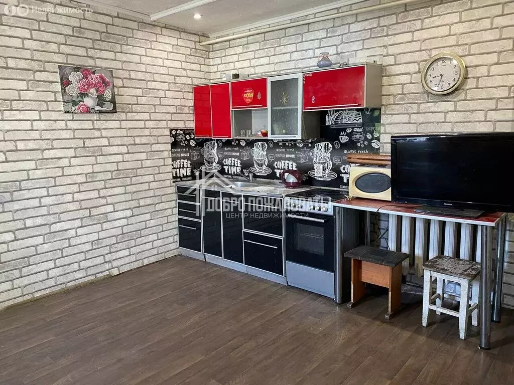 3-комнатная квартира: Абакан, улица Кирова, 2 (33.6 м) - Фото 0