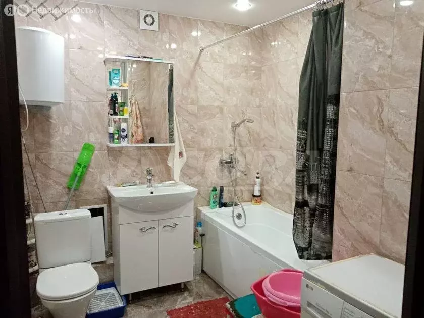 4-комнатная квартира: Тюмень, Волгоградская улица, 113 (65 м) - Фото 0