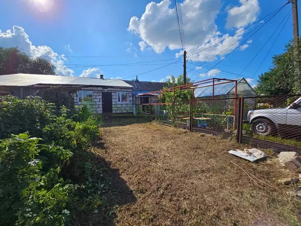 Дом в Саратовская область, Аткарск Сельхозтехники тер., 2 (30 м) - Фото 1