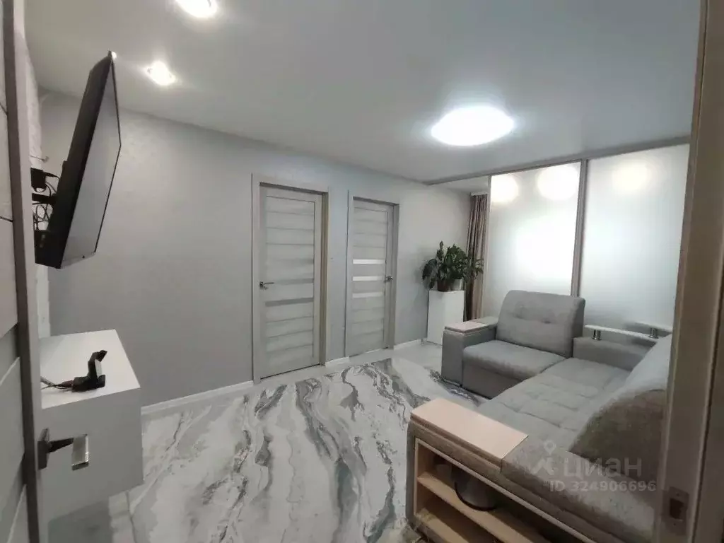 3-к кв. Нижегородская область, Кстово 3-й мкр, 18 (49.5 м) - Фото 1