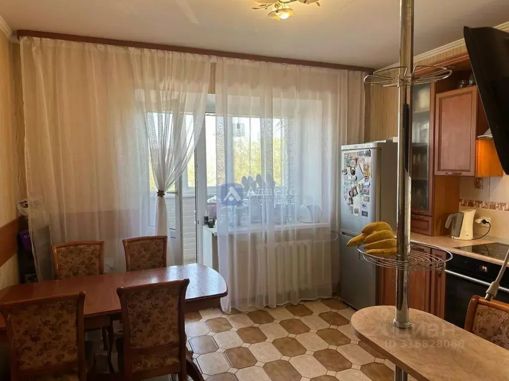 2-к кв. Тюменская область, Тюмень Молодежная ул., 28 (68.9 м) - Фото 0