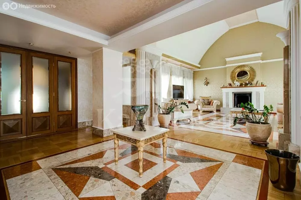 Дом в посёлок Барвиха, территория НПИЗ Барвиха (850 м) - Фото 1