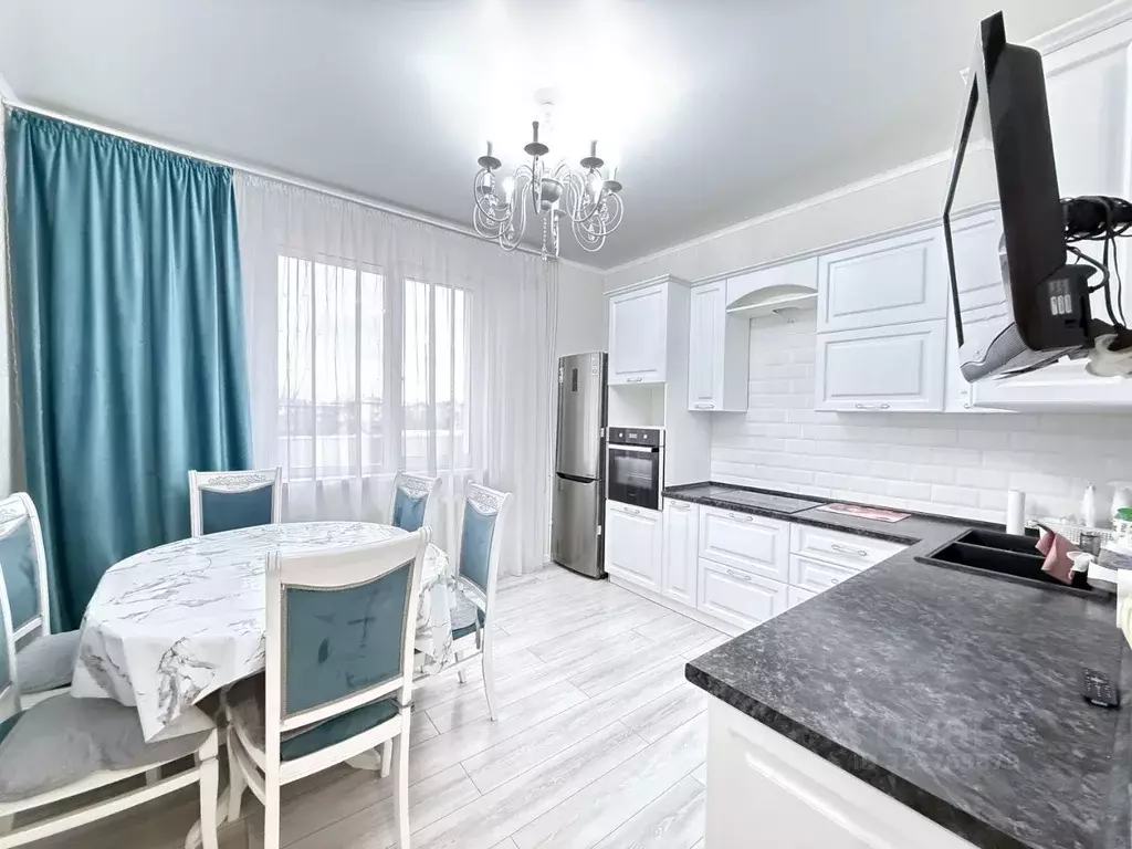 3-к кв. Оренбургская область, Оренбург Карагандинская ул., 15 (95.8 м) - Фото 1