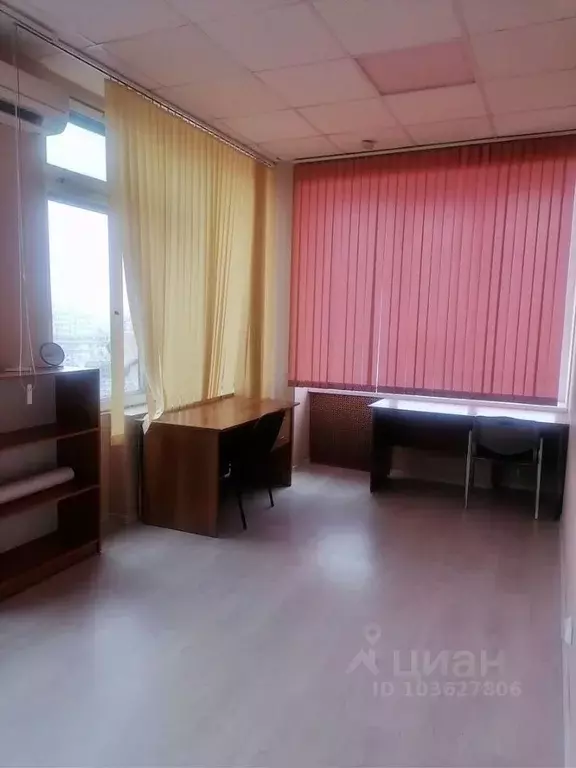 Офис в Псковская область, Псков Октябрьский просп, 56 (18.0 м) - Фото 0