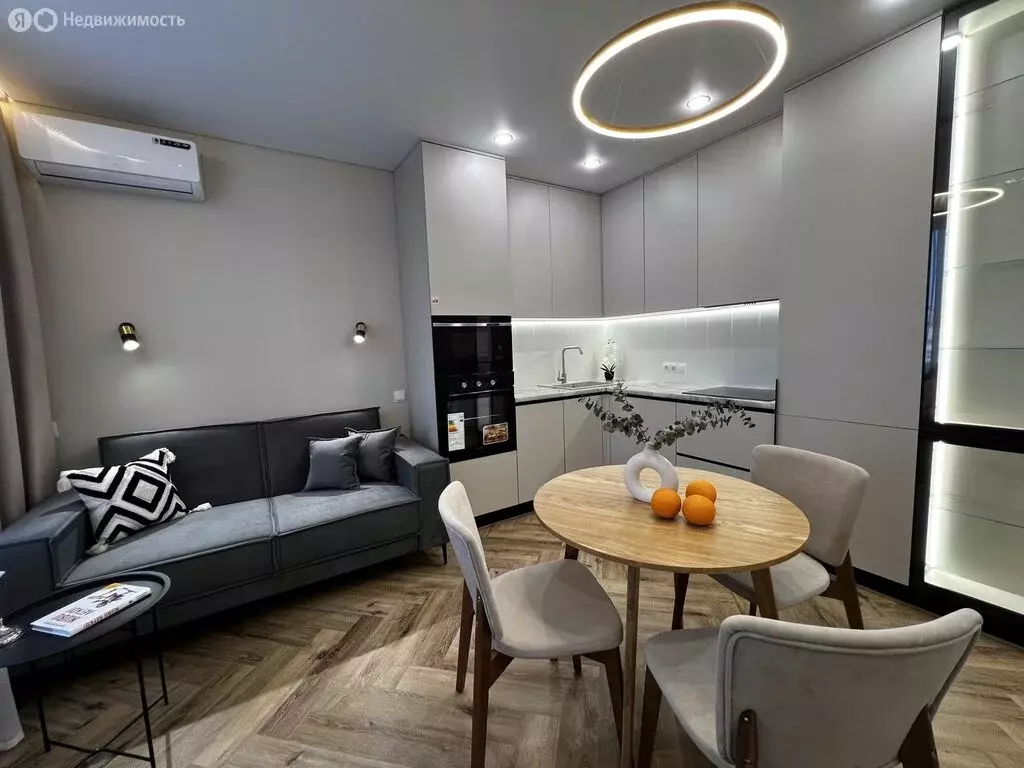 1-комнатная квартира: Тюмень, улица Валентины Трофимовой, 8 (40.6 м) - Фото 2