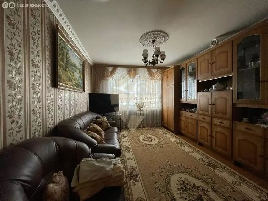 3-комнатная квартира: Старый Оскол, микрорайон Жукова, 24 (62.1 м) - Фото 0