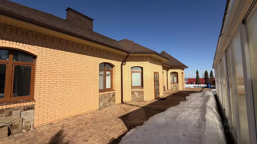 Дом в Саратовская область, с. Усть-Курдюм ул. Соколиная, 17 (100 м) - Фото 1