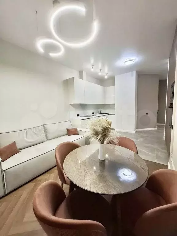 2-к. квартира, 60 м, 3/18 эт. - Фото 0