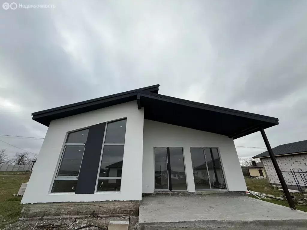 Дом в Симферопольский район, село Урожайное (113 м) - Фото 1