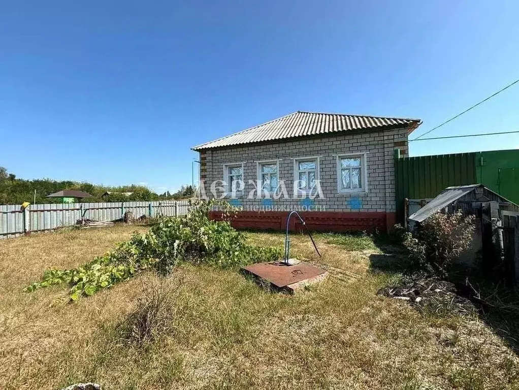 Дом в Белгородская область, Старооскольский городской округ, с. ... - Фото 1