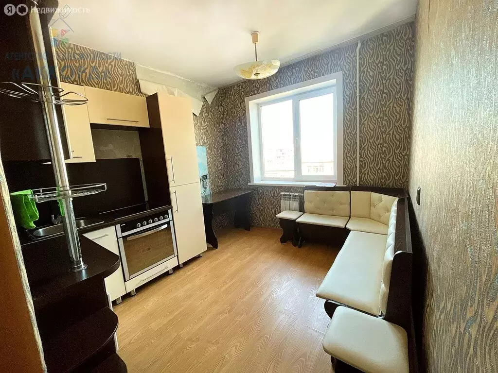 3-комнатная квартира: Бийск, улица Ильи Мухачёва, 226 (63 м) - Фото 1