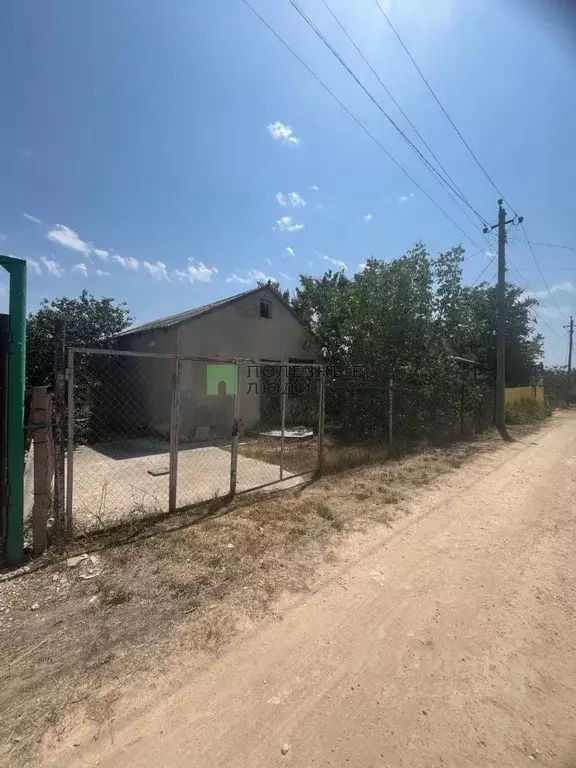 Дом в Крым, Сакский район, Суворовское с/пос, с. Великое ул. Садовая ... - Фото 1