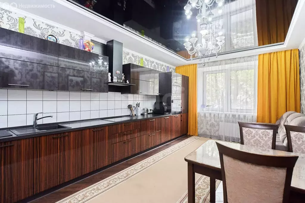 2-комнатная квартира: Тюмень, улица Малыгина, 52 (83 м) - Фото 0