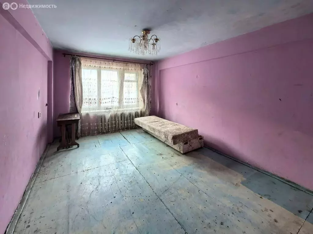 3-комнатная квартира: Белогорск, улица Кирова, 136 (69.2 м) - Фото 1