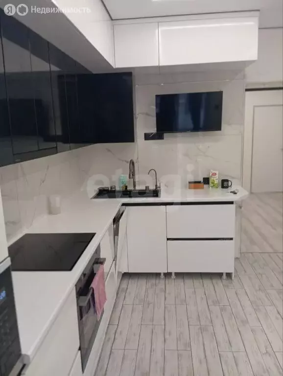 3-комнатная квартира: деревня Кисловка, микрорайон Левобережный, улица ... - Фото 2