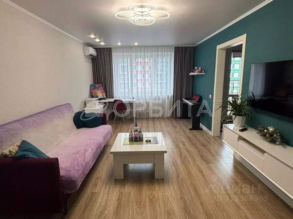 2-к кв. Тюменская область, Тюмень ул. Федюнинского, 56к2 (58.7 м) - Фото 1
