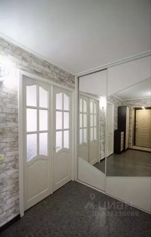 3-к кв. Омская область, Омск Городок Нефтяников мкр, ул. 50 лет ... - Фото 1