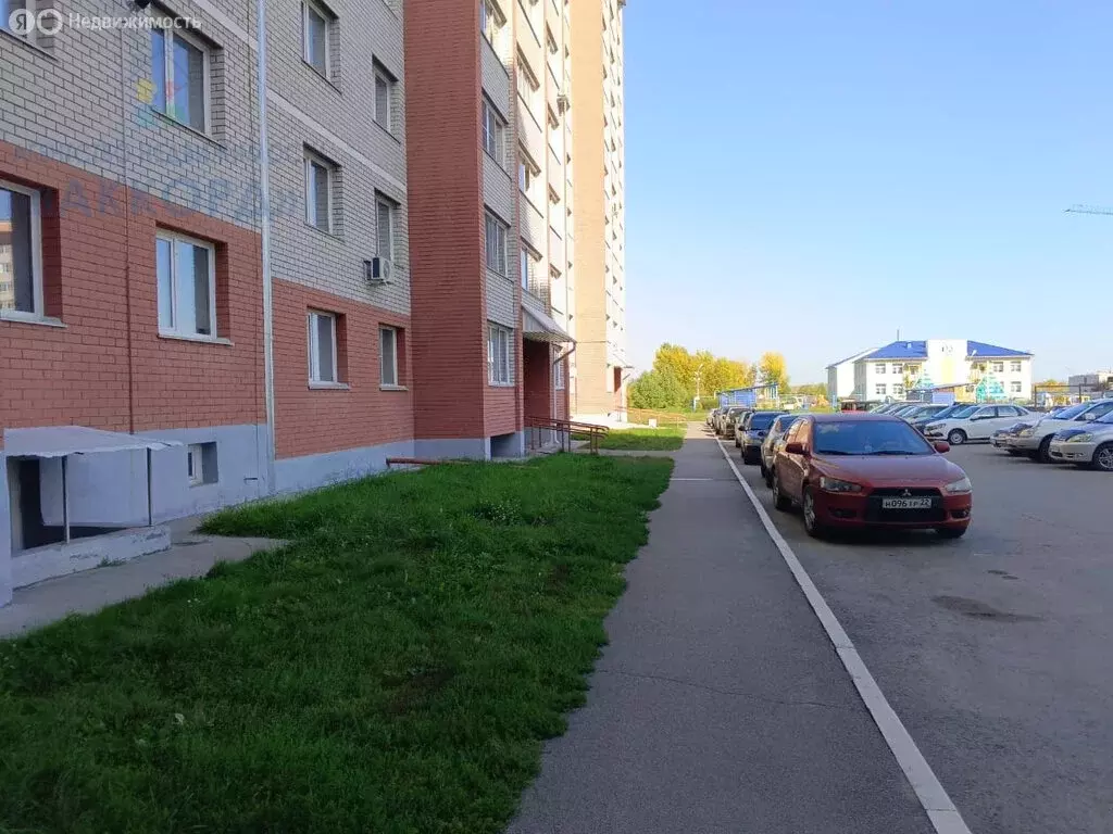 Квартира-студия: Новоалтайск, улица Анатолия, 100 (28.4 м) - Фото 1