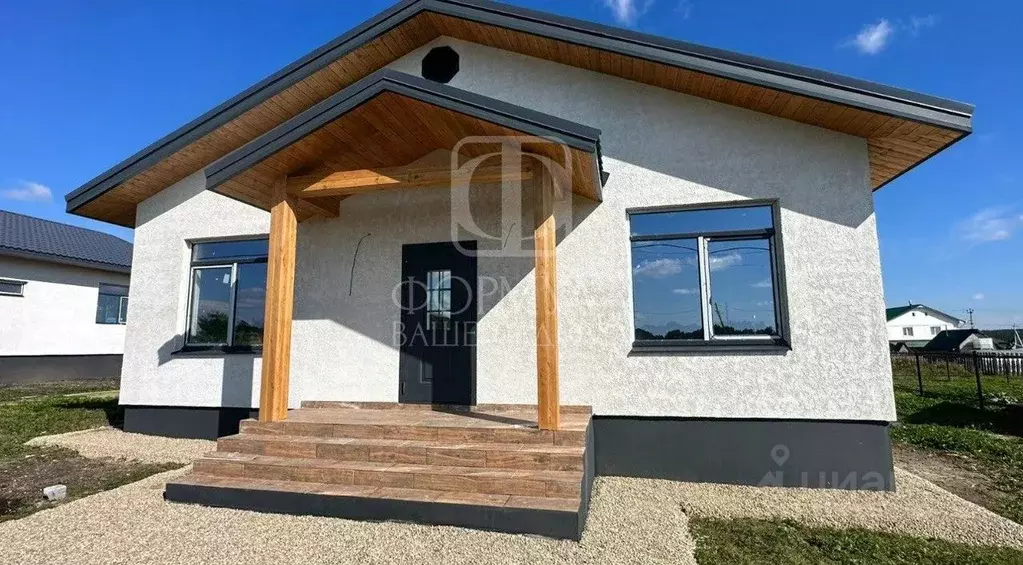 Дом в Свердловская область, Белоярский муниципальный округ, с. ... - Фото 1