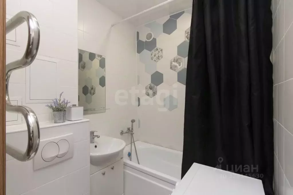 1-к кв. Тюменская область, Тюмень ул. Республики, 180 (30.8 м) - Фото 1