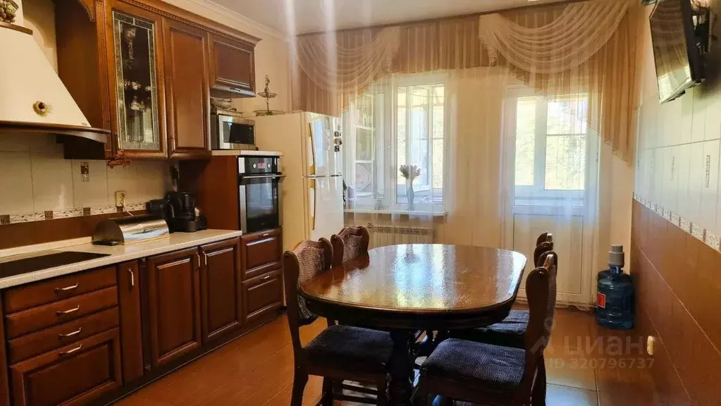 4-к кв. Астраханская область, Астрахань ул. Савушкина, 4к1 (160.8 м) - Фото 1
