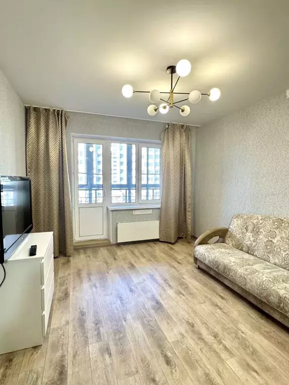 1-к кв. Омская область, Омск проезд 4-й Амурский, 7 (36.0 м) - Фото 1