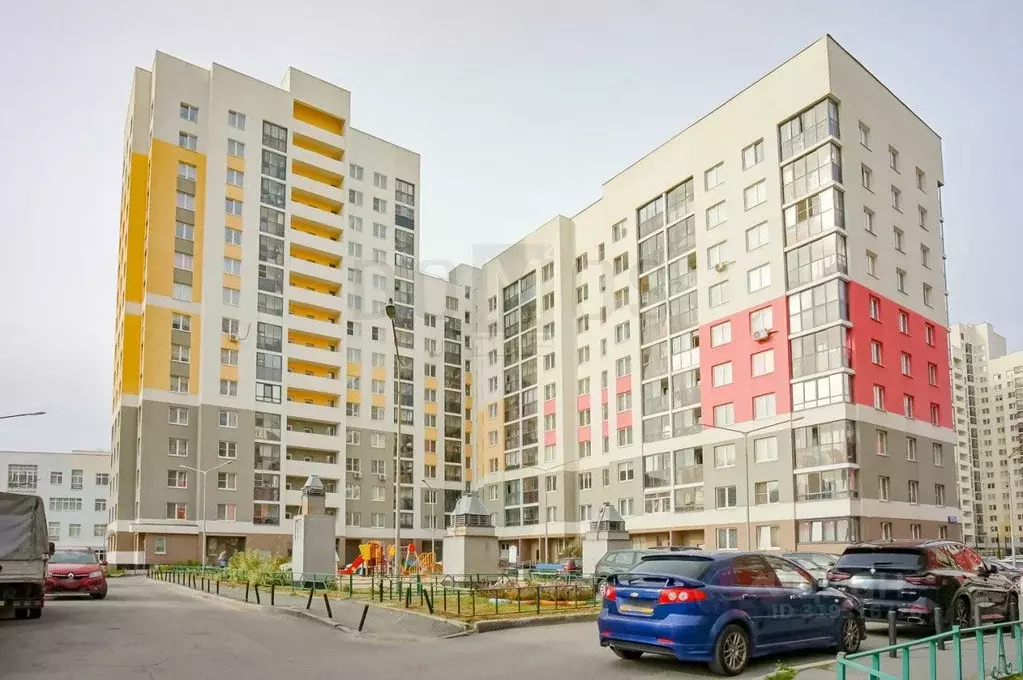 3-к кв. Свердловская область, Екатеринбург ул. Краснолесья, 155 (77.8 ... - Фото 1