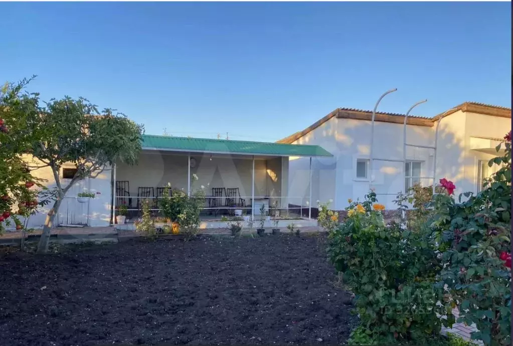 Дом в Крым, Сакский район, с. Суворовское ул. Суворовская, 10 (87 м) - Фото 1